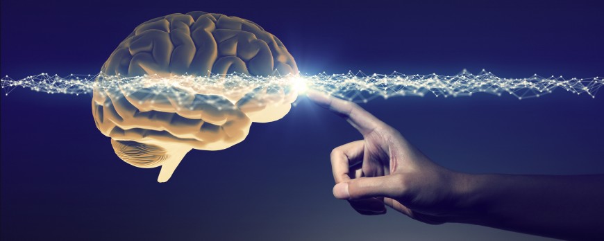 Wynaleziono implant do manipulowania komórkami mózgu za pomocą smartfona.